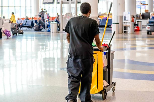Airport Cleaner